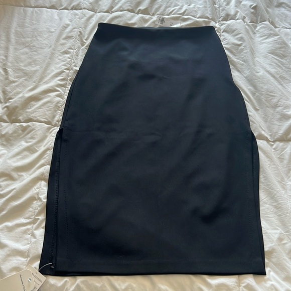 Abercrombie Black Midi Skirt!!! NWT - Picture 1 of 4